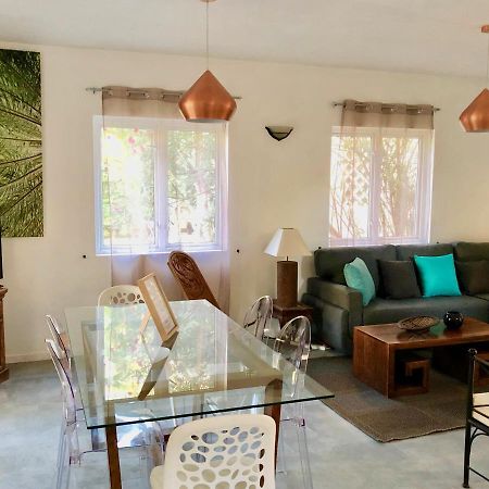 Beachfront Villa In A Beautiful And Secured Complex Flic en Flac Bagian luar foto