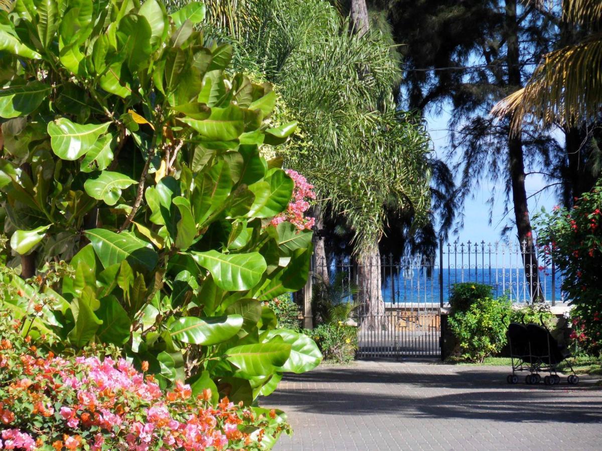 Beachfront Villa In A Beautiful And Secured Complex Flic en Flac Bagian luar foto
